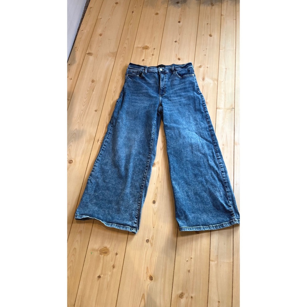 Banana Republic Wide Leg Jeans in Medium Wash Blue